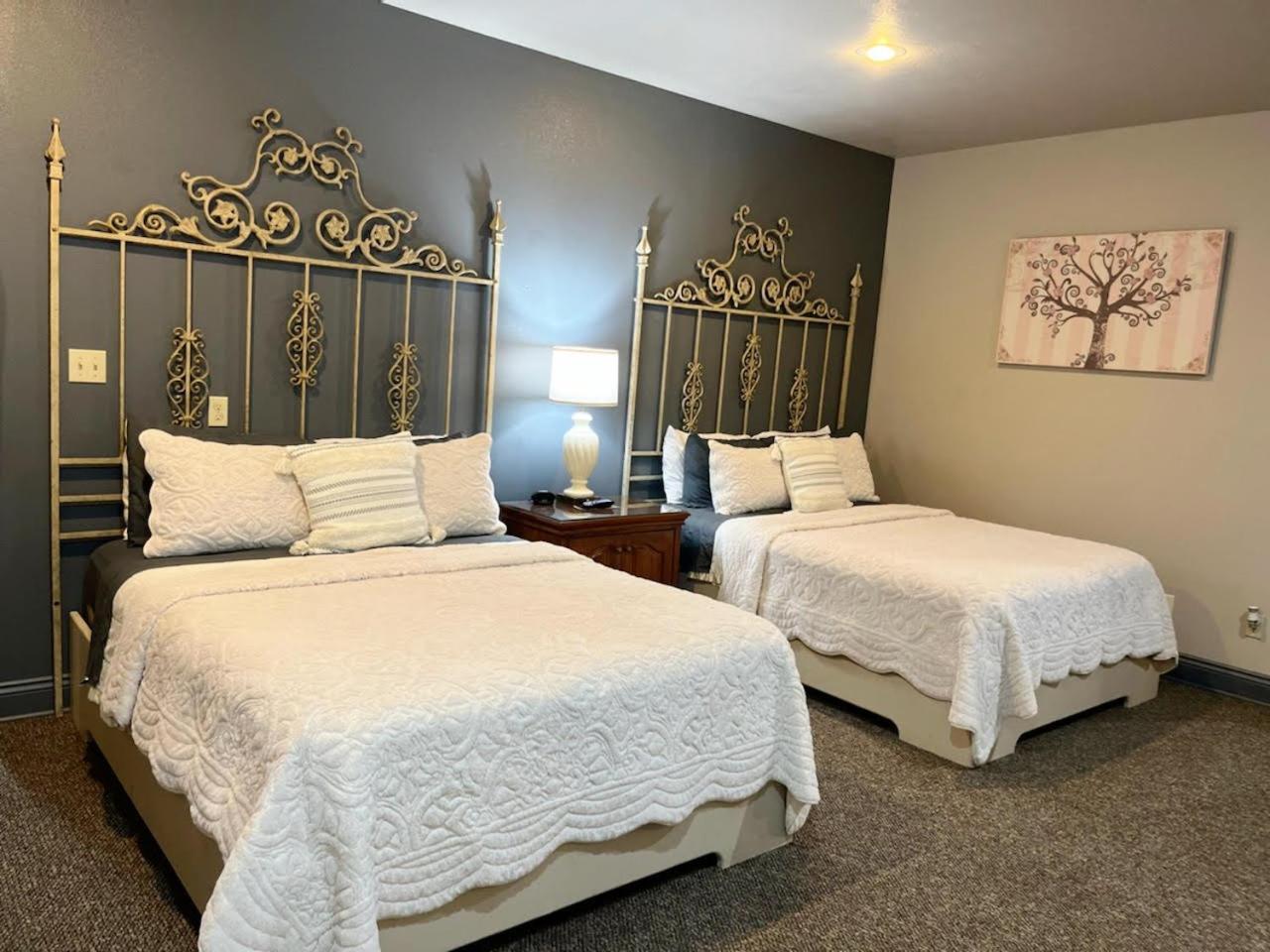 The Bank Hotel Lake Arthur 외부 사진